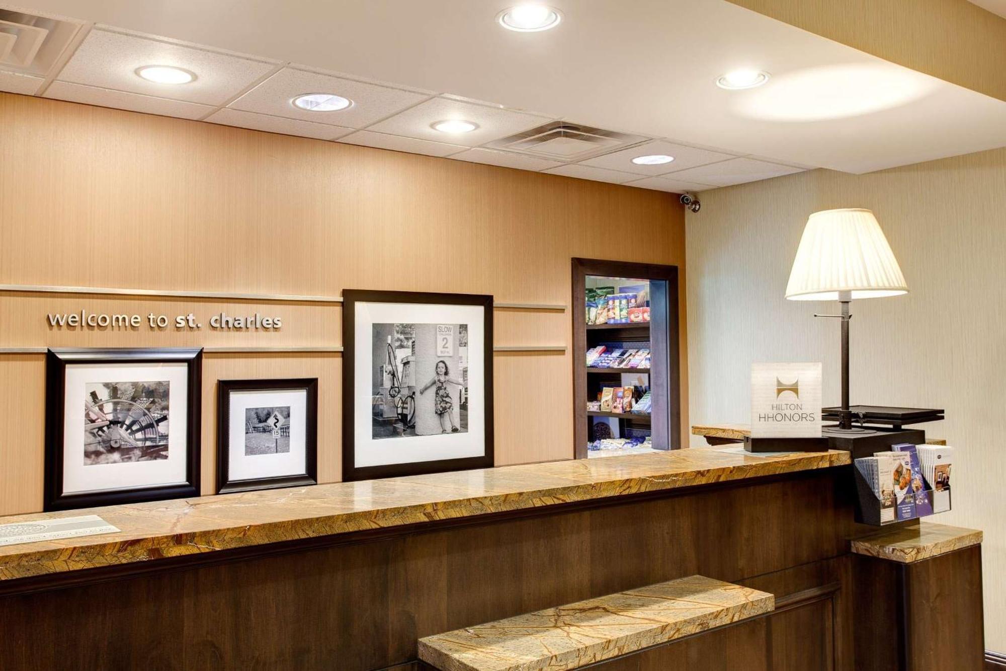 Hampton Inn & Suites Chicago/Saint Charles Exteriér fotografie